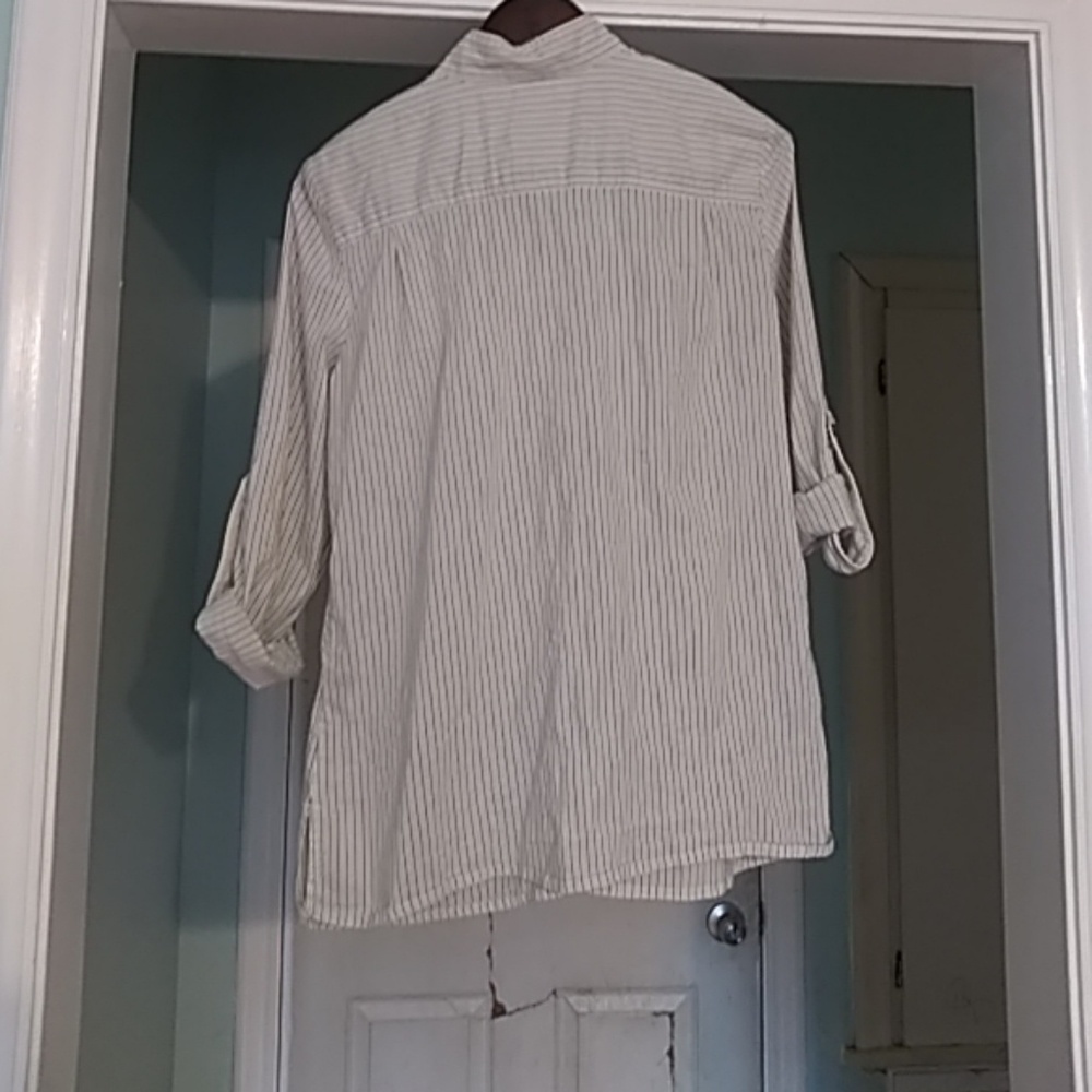 ✨Ellen Tracy Striped Button-Up✨ - Picture 2 of 3